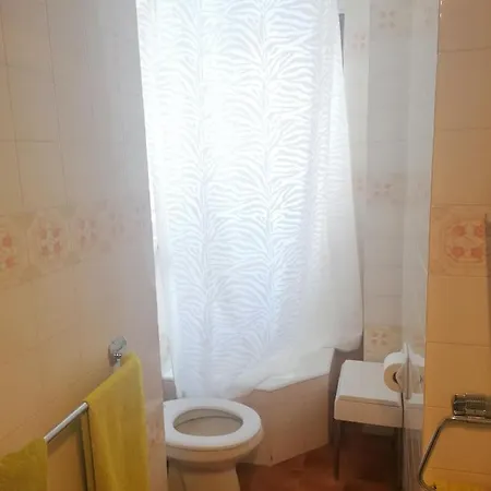 Grande Casa Di Famiglia